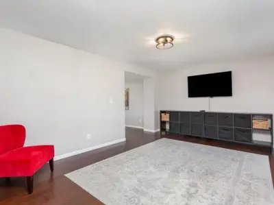 4 Bedroom Apartment 5773 Hargus Ct