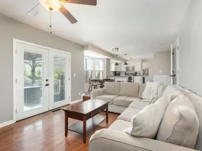 4 Bedroom Apartment 5773 Hargus Ct