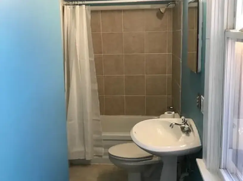 4 Bedroom Apartment 3502 Woodbine Ave-3