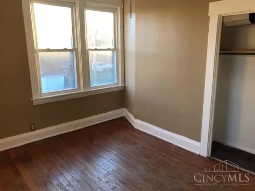 4 Bedroom Apartment 3502 Woodbine Ave-2