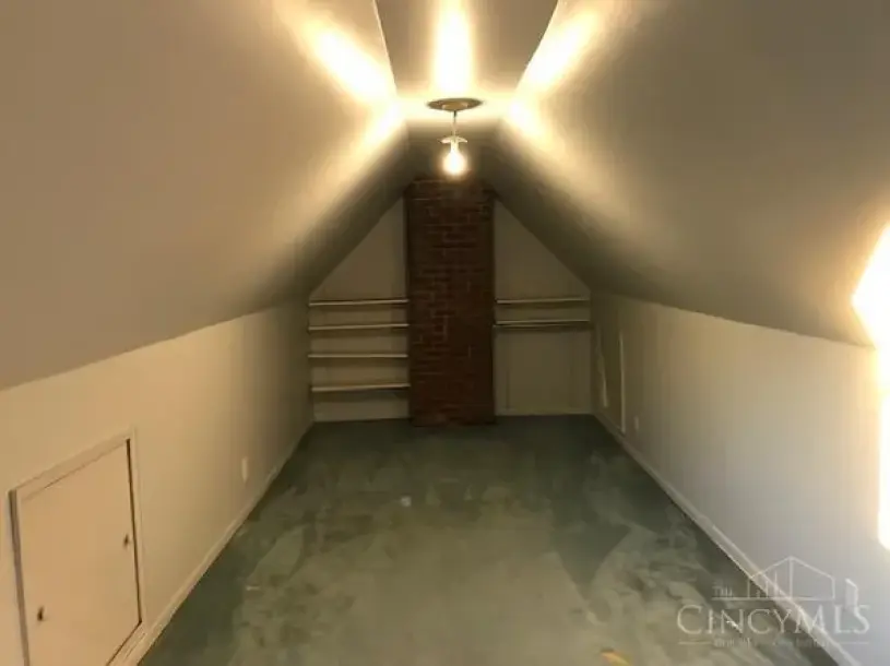 4 Bedroom Apartment 3502 Woodbine Ave-12