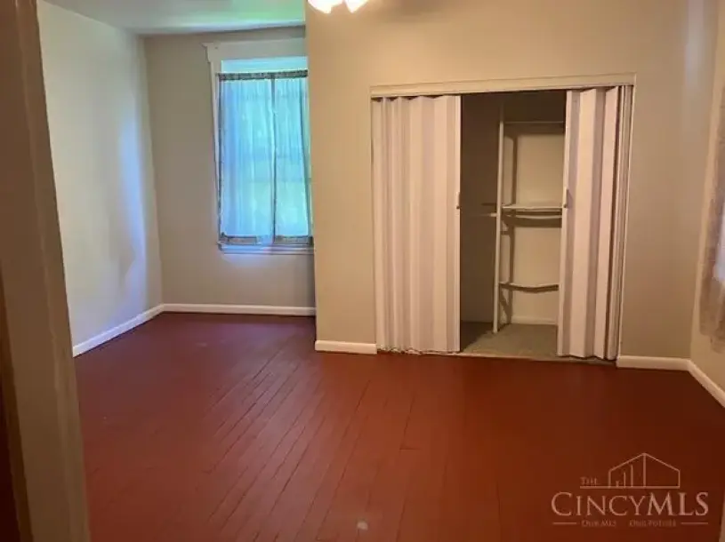 4 Bedroom Apartment 3502 Woodbine Ave-13
