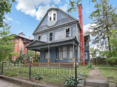 4 Bedroom Apartment 414 S Court St