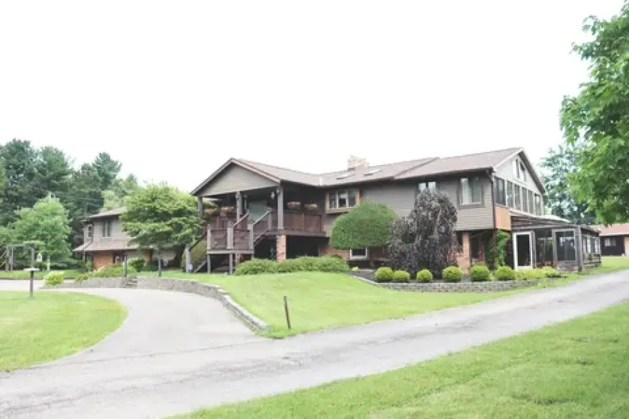 16770 Bridge Rd, Middlefield, OH 44062-16