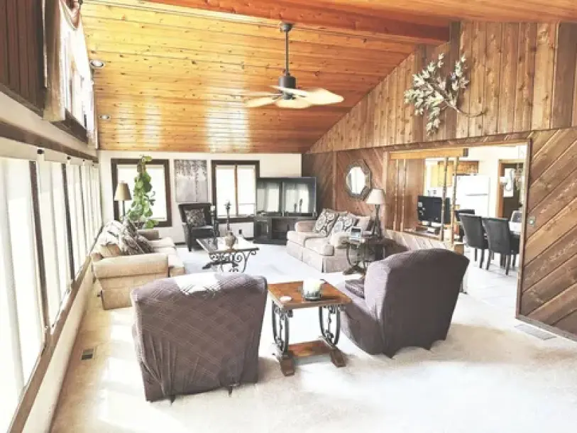 16770 Bridge Rd, Middlefield, OH 44062-3