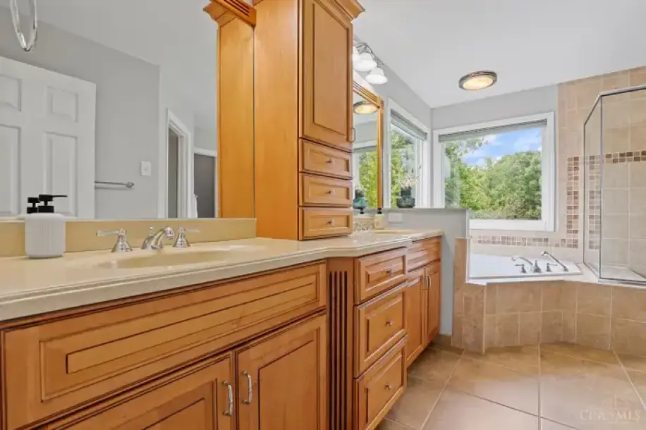 6329 Caddies Way, Mason, OH 45040-10