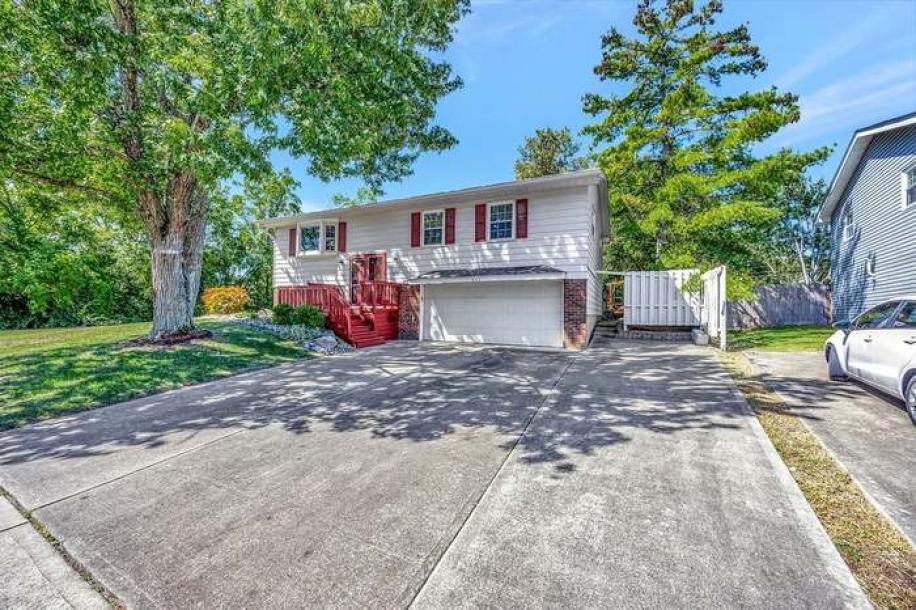 873 Tradewind Dr, Mason, OH 45040-2