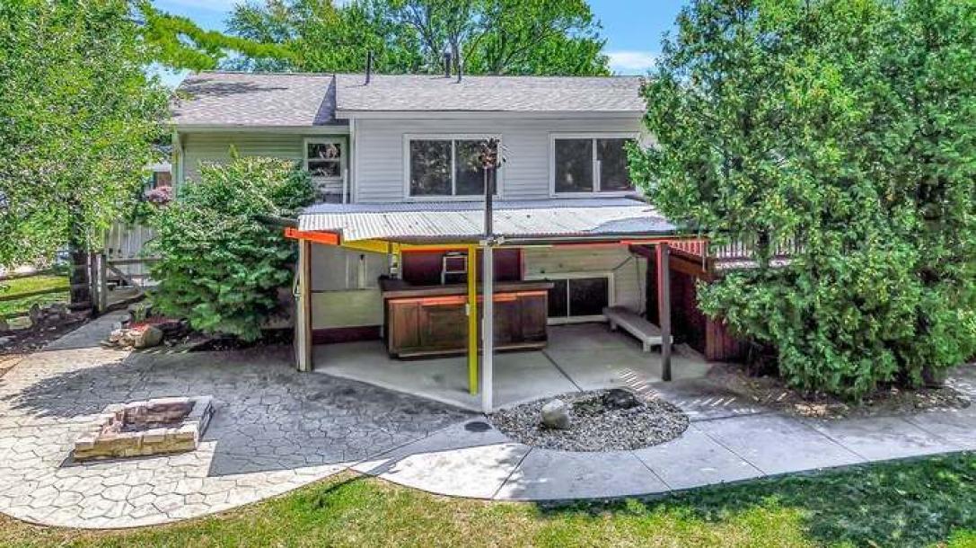 873 Tradewind Dr, Mason, OH 45040-8