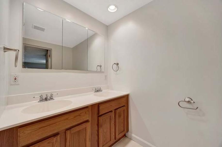 873 Tradewind Dr, Mason, OH 45040-10