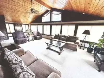 16770 Bridge Rd, Middlefield, OH 44062