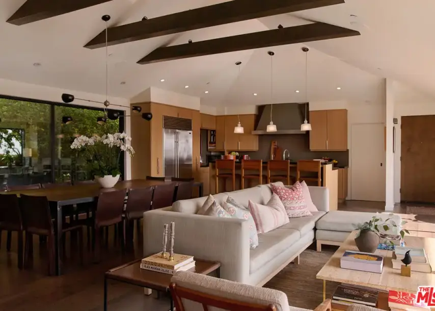 8951 St Ives Dr, West Hollywood, CA 90069-7