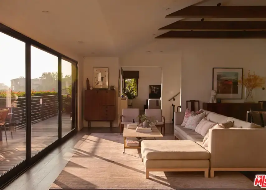 8951 St Ives Dr, West Hollywood, CA 90069-5