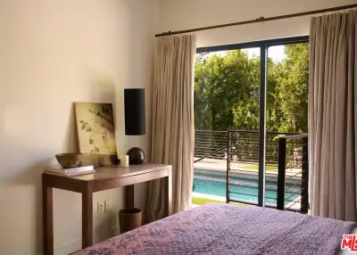 8951 St Ives Dr, West Hollywood, CA 90069