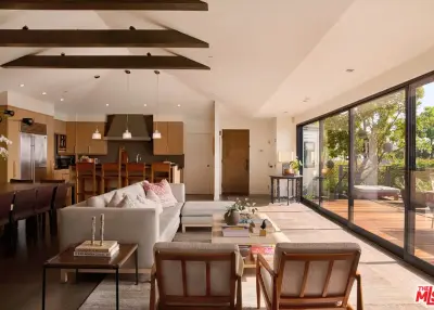 8951 St Ives Dr, West Hollywood, CA 90069