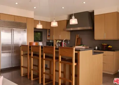 8951 St Ives Dr, West Hollywood, CA 90069