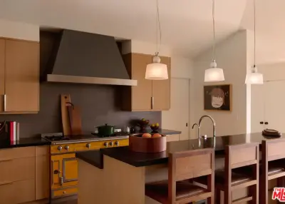 8951 St Ives Dr, West Hollywood, CA 90069