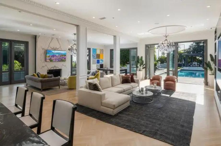 402 Doheny Rd, Beverly Hills, CA 90210-4