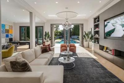 402 Doheny Rd, Beverly Hills, CA 90210