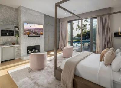 402 Doheny Rd, Beverly Hills, CA 90210