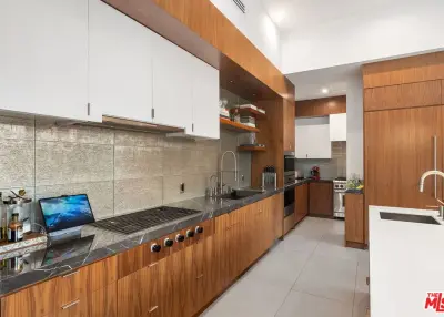 1527 Rising Glen Rd, Los Angeles, CA 90069