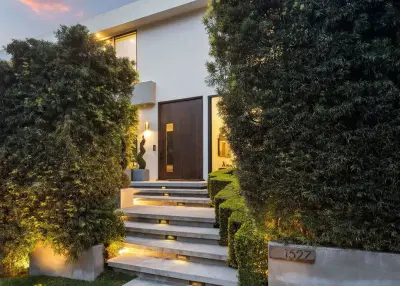 1527 Rising Glen Rd, Los Angeles, CA 90069