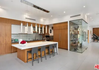 1527 Rising Glen Rd, Los Angeles, CA 90069