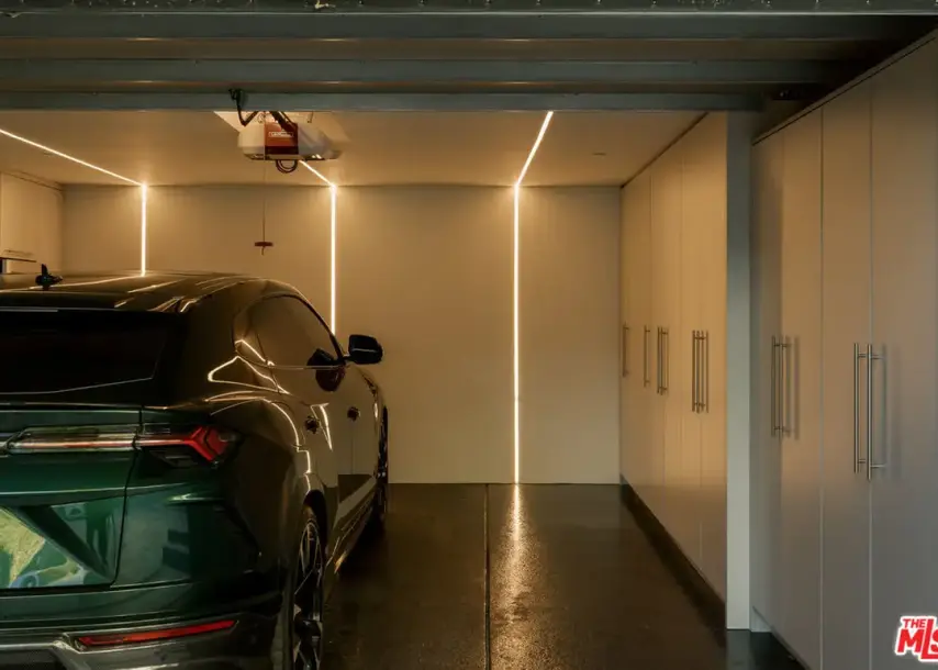 1778 Viewmont Dr, Los Angeles, CA 90069-3