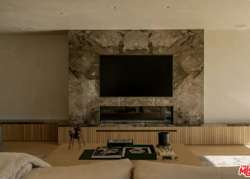 1778 Viewmont Dr, Los Angeles, CA 90069-6