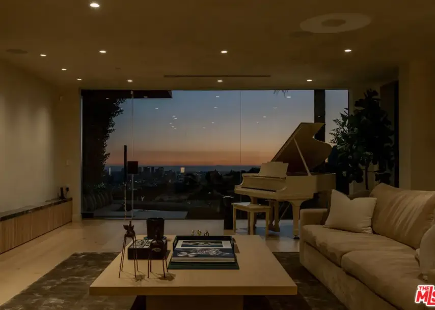 1039 Wallace Rdg, Beverly Hills, CA 90210-1