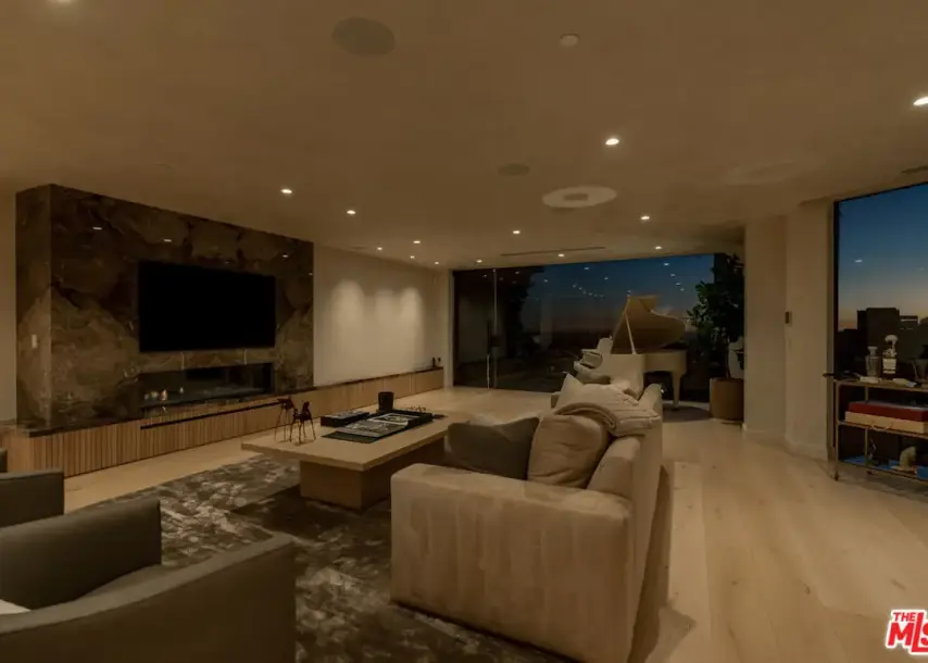 1039 Wallace Rdg, Beverly Hills, CA 90210-4