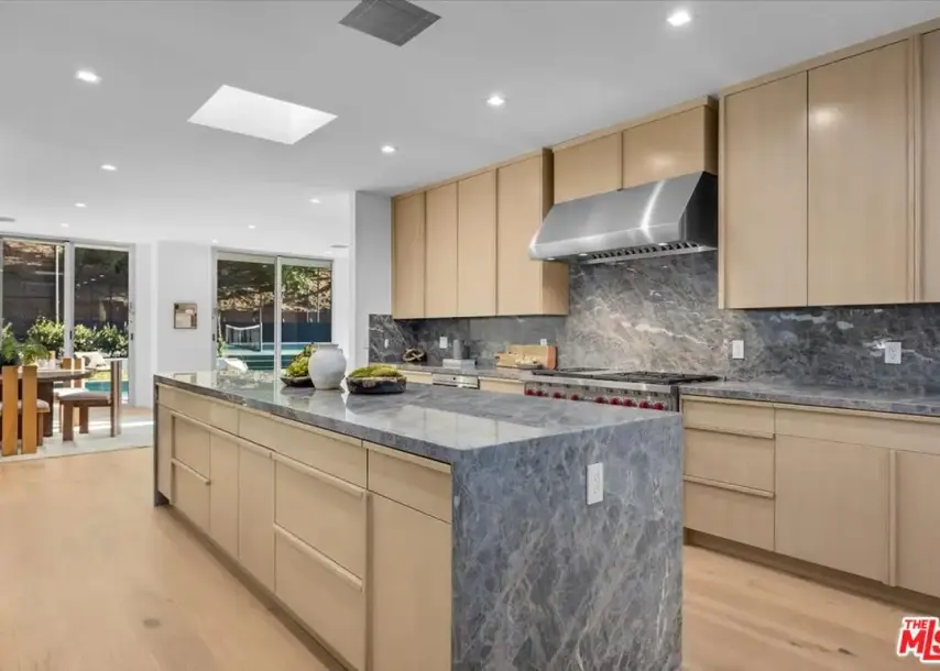 1836 Loma Vista Dr, Beverly Hills, CA 90210-7