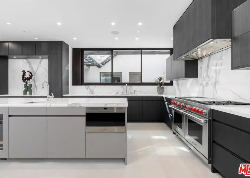 1317 Londonderry Pl, Los Angeles, CA 90069-4