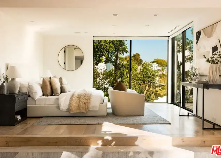 8650 Franklin Ave, Los Angeles, CA 90069-13