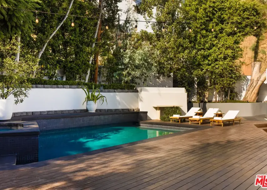 8650 Franklin Ave, Los Angeles, CA 90069-17